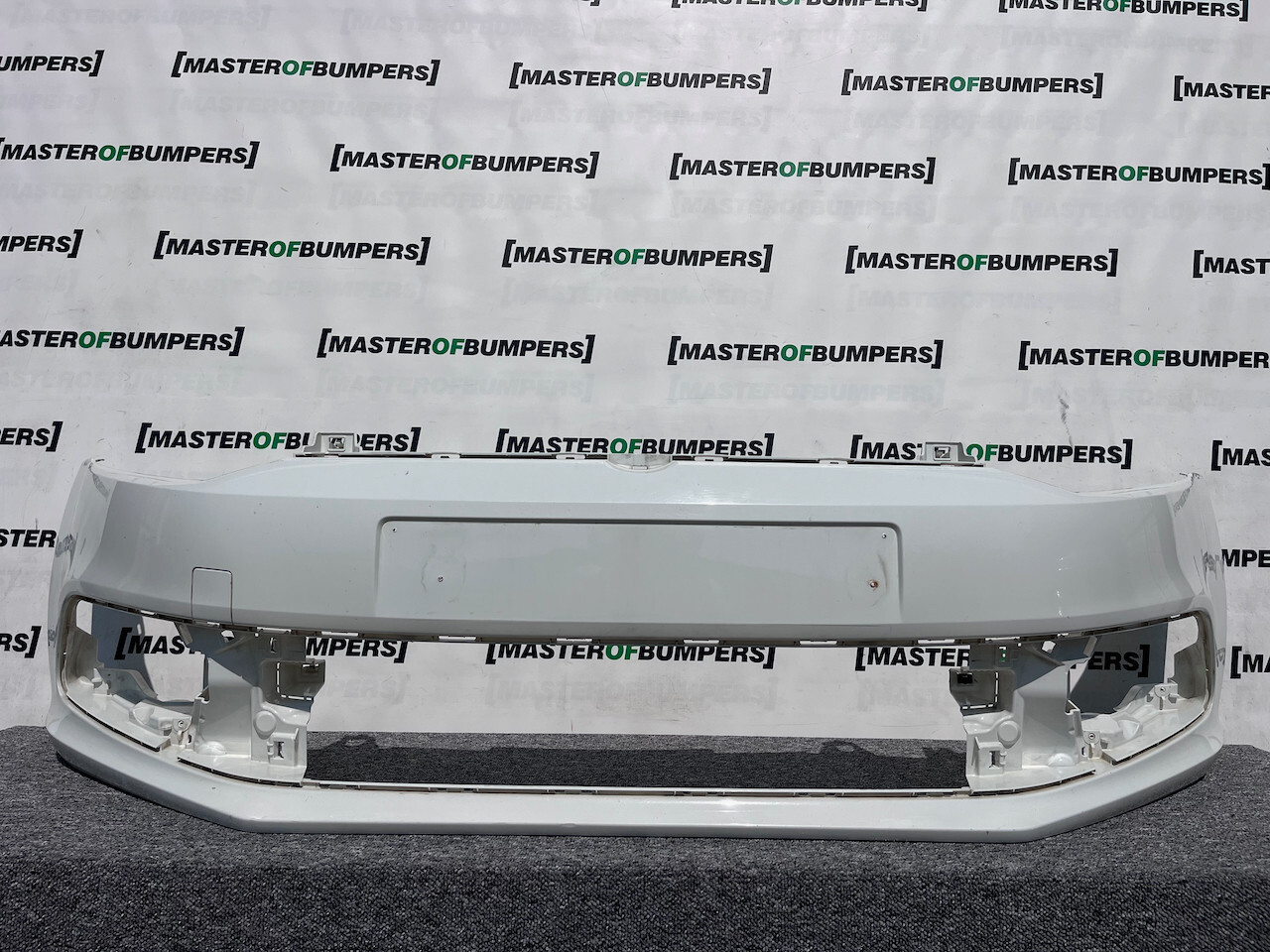 VW Polo Se Bluemotion 6c 2014-2017 Front Bumper No Pdc No Jets Genuine [v315]