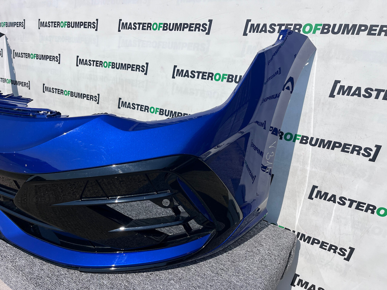 VW Golf R 'r' Mk8 Lift Hatchback 2024-on Front Bumper 4 Pdc Genuine [v314]