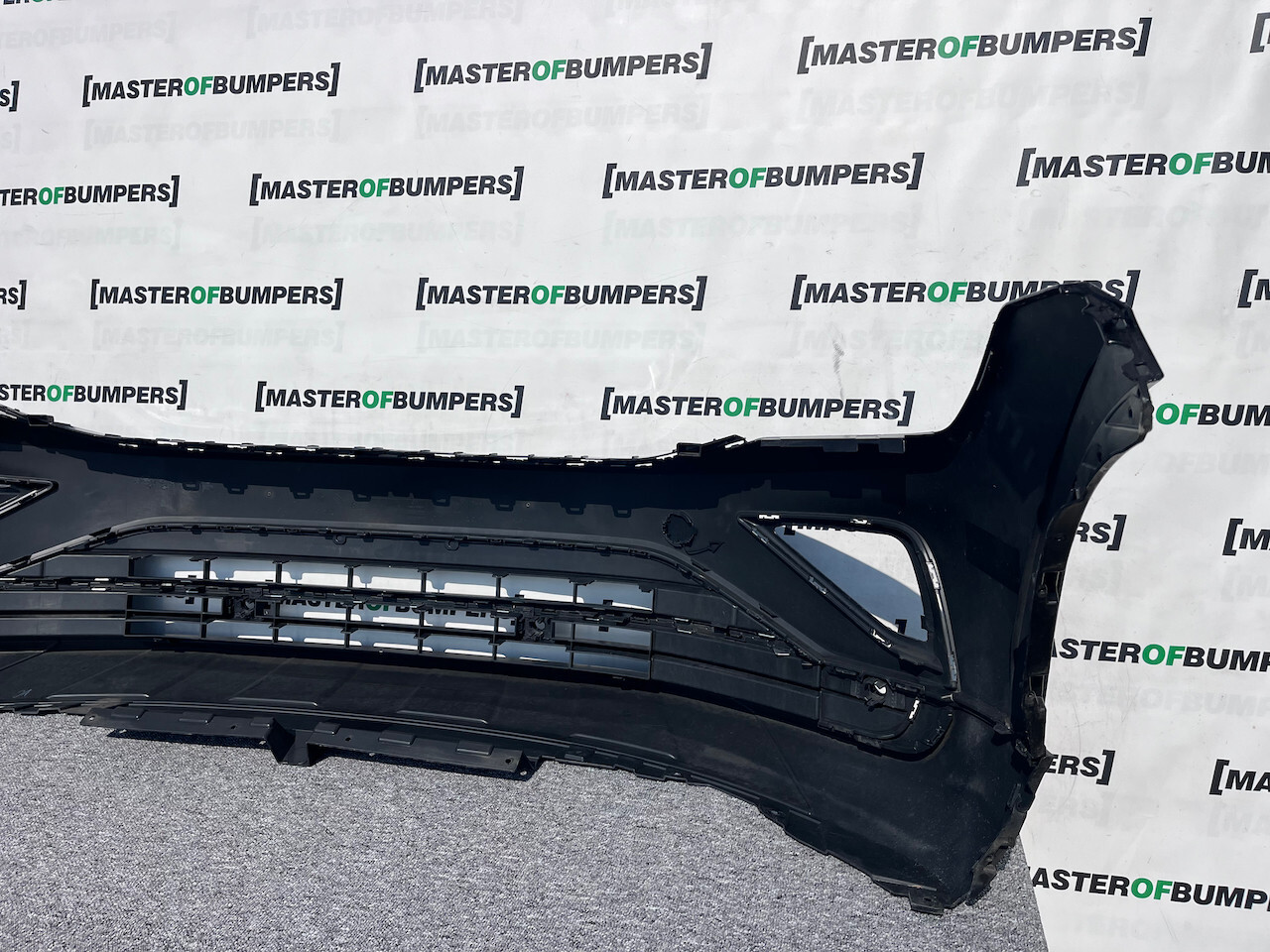 VW Tiguan Se Life Tfsi Mk2 Lift 2021-2023 Front Bumper 4 Pdc Genuine [v330]