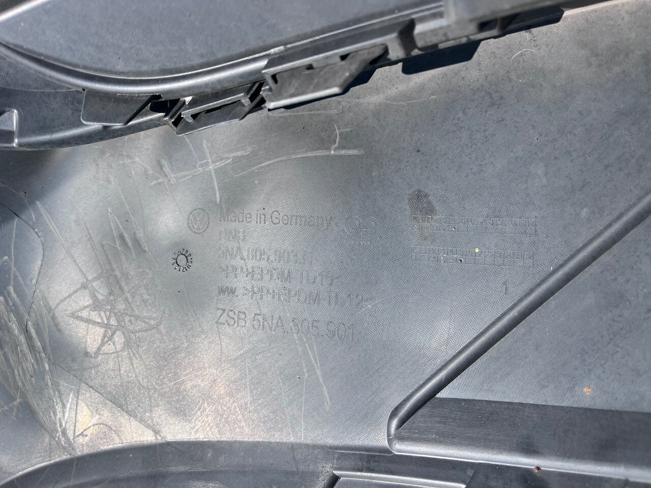 VW Tiguan Se Life Tfsi Mk2 Lift 2021-2023 Front Bumper 4 Pdc Genuine [v330]