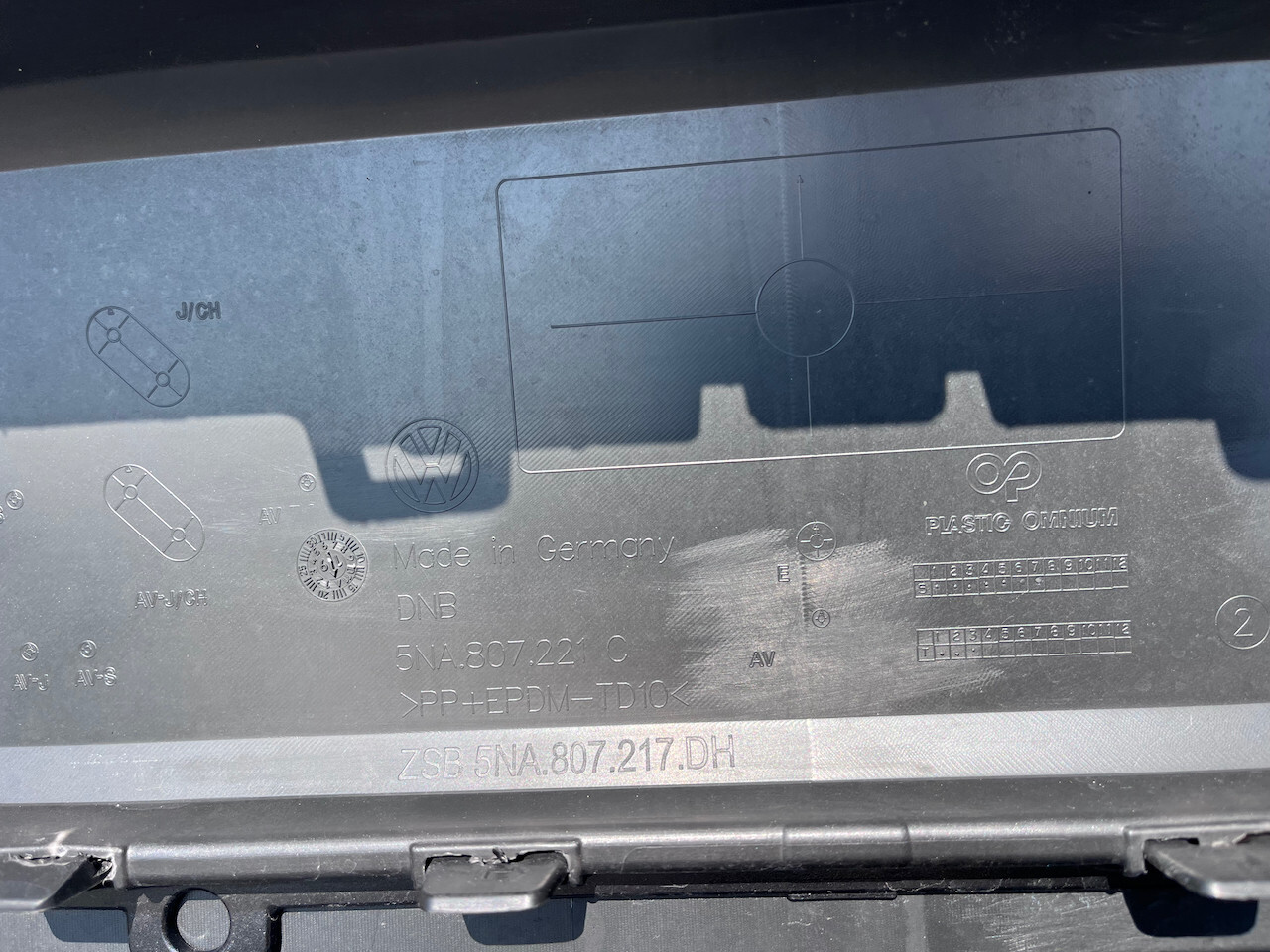 VW Tiguan Se Life Tfsi Mk2 Lift 2021-2023 Front Bumper 4 Pdc Genuine [v330]