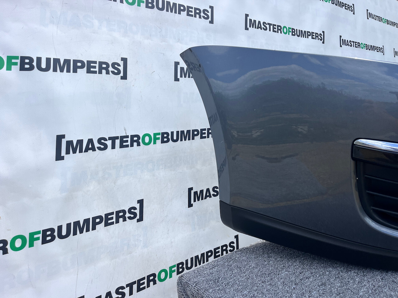 VW Golf Estate Mk5 Estate Only 2006-2009 Front Bumper + Grille Genuine [v163]