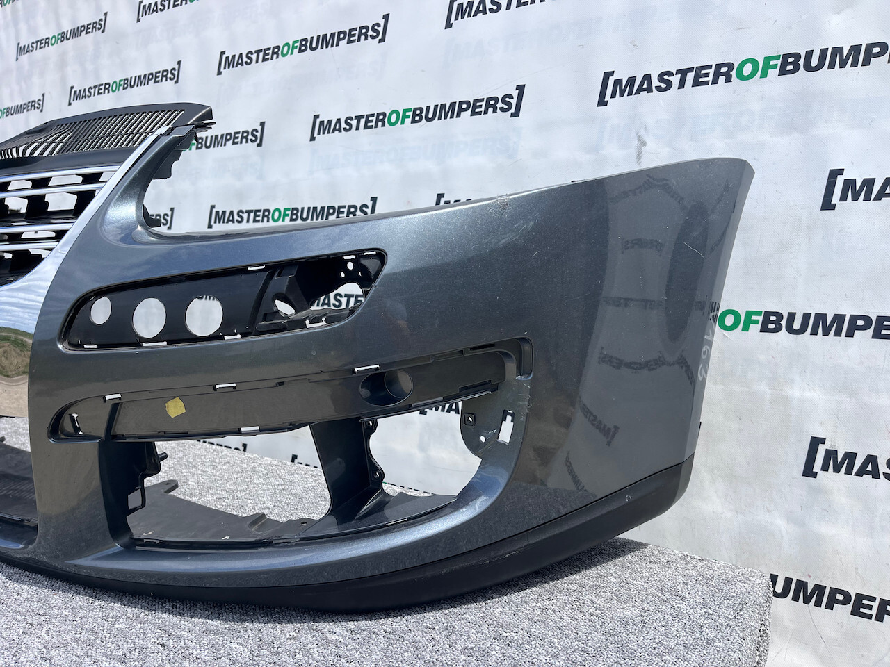 VW Golf Estate Mk5 Estate Only 2006-2009 Front Bumper + Grille Genuine [v163]