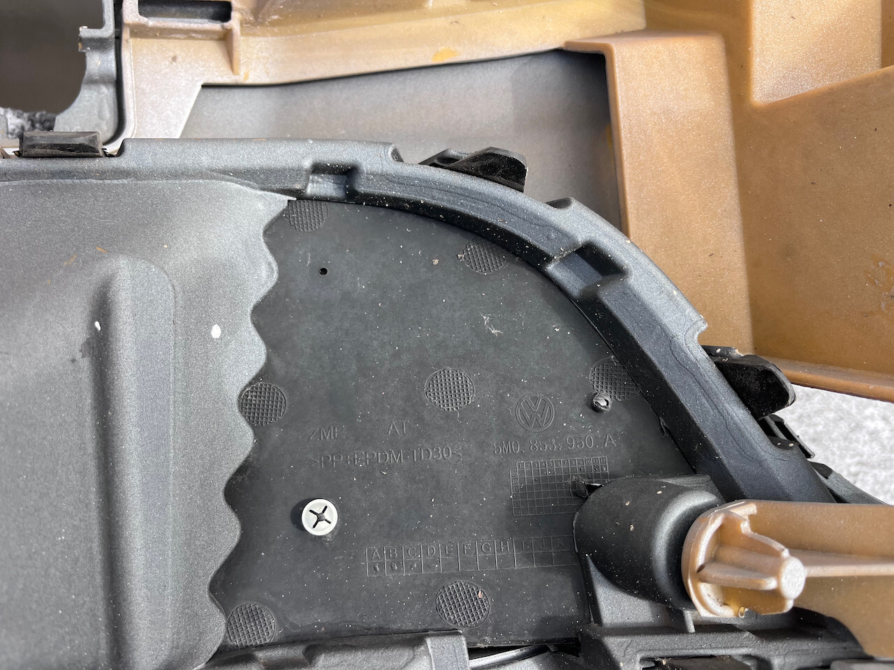 VW Crossgolf Golf Plus 1.6 Tdi 2010-2013 Front Bumper 4 Pdc +jets Genuine [v891]