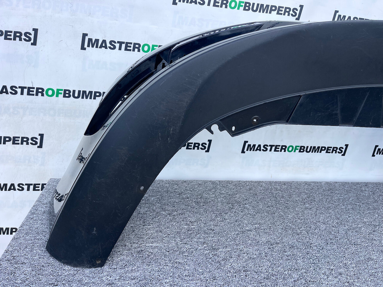 VW Passat Se B6 Saloon Estate 2006-2010 Front Bumper 4 Pdc Genuine [v722]
