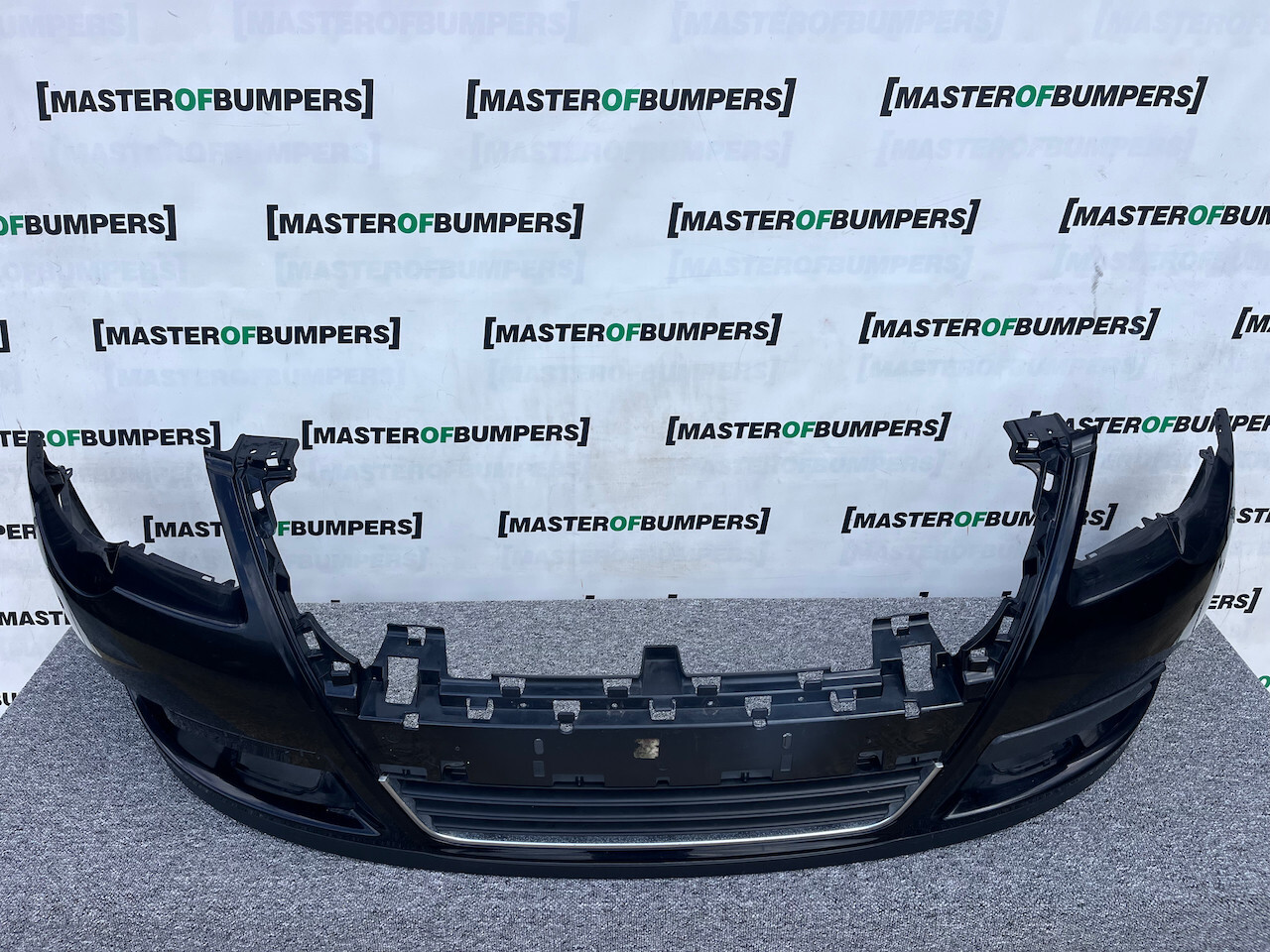 VW Passat Se B6 Saloon Estate 2006-2010 Front Bumper 4 Pdc Genuine [v722]