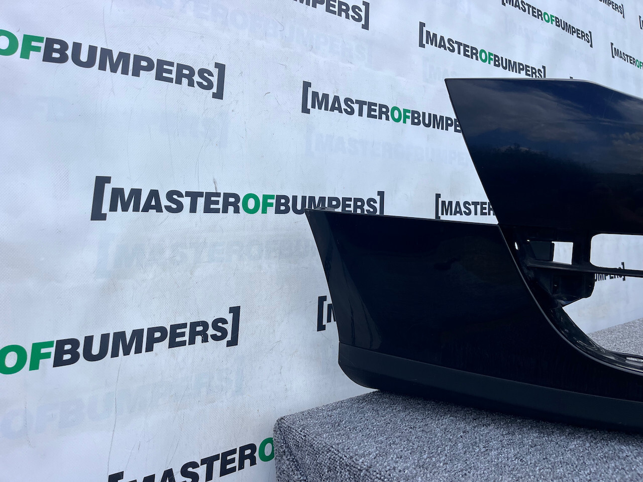 VW Passat Se B6 Saloon Estate 2006-2010 Front Bumper 4 Pdc Genuine [v722]