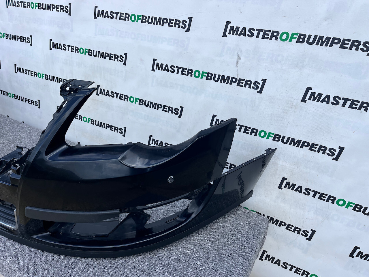 VW Passat Se B6 Saloon Estate 2006-2010 Front Bumper 4 Pdc Genuine [v722]
