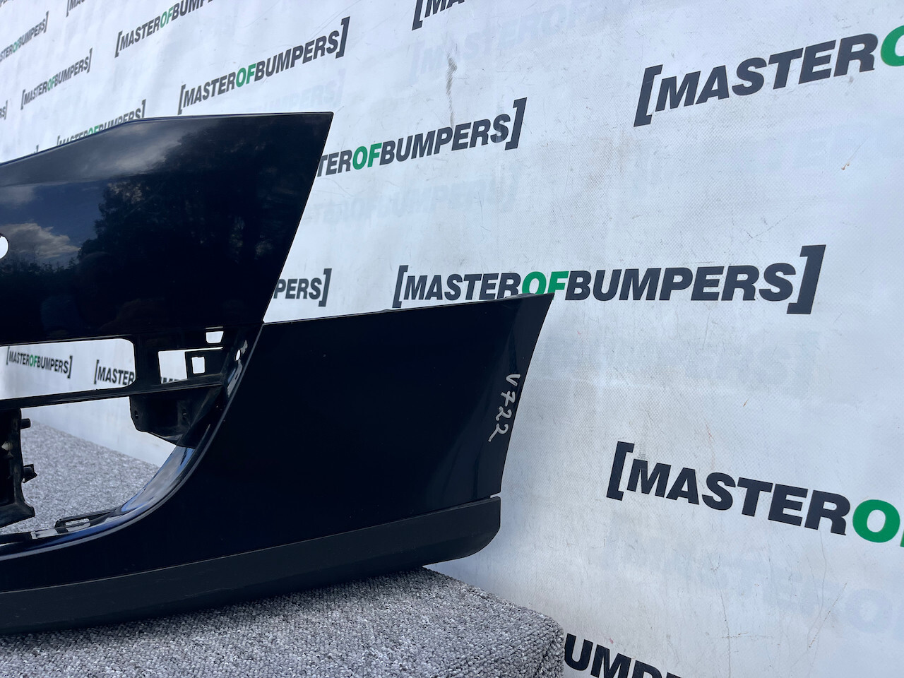 VW Passat Se B6 Saloon Estate 2006-2010 Front Bumper 4 Pdc Genuine [v722]