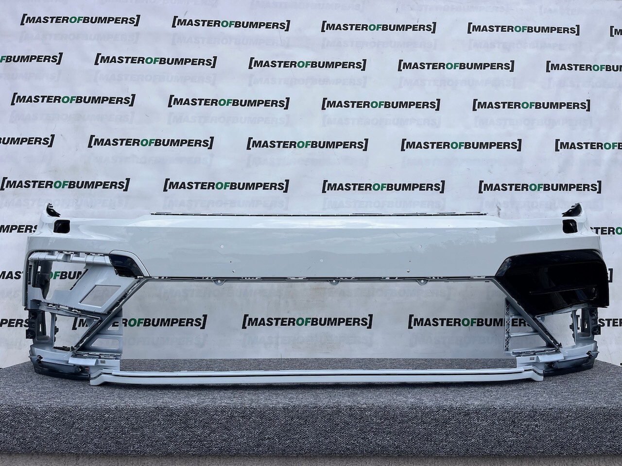 VW Tiguan R Line Mk2 Suv 2016-2019 Front Bumper 4 Pdc + Jets Genuine [v21]