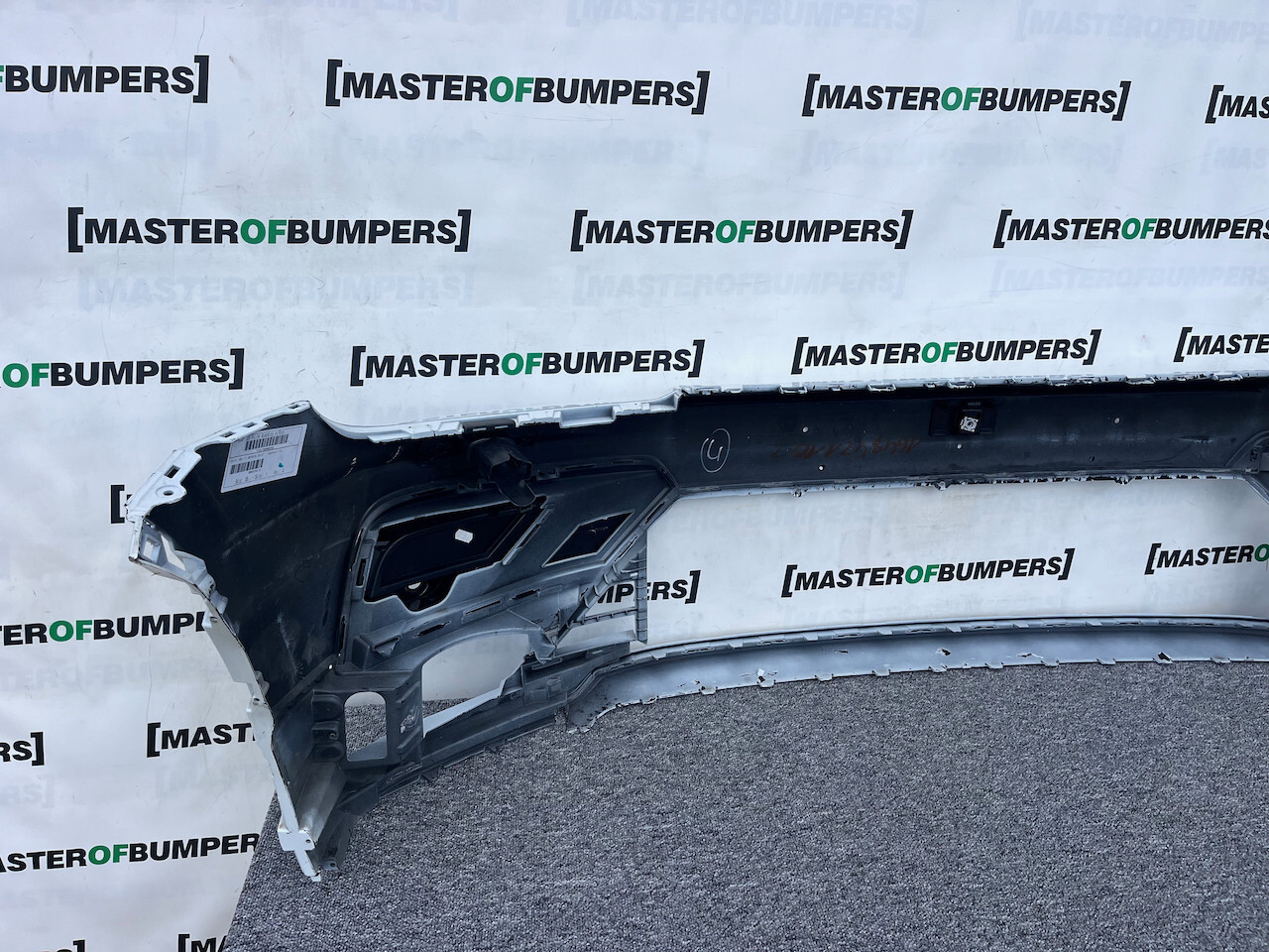 VW Tiguan R Line Mk2 Suv 2016-2019 Front Bumper 4 Pdc + Jets Genuine [v21]
