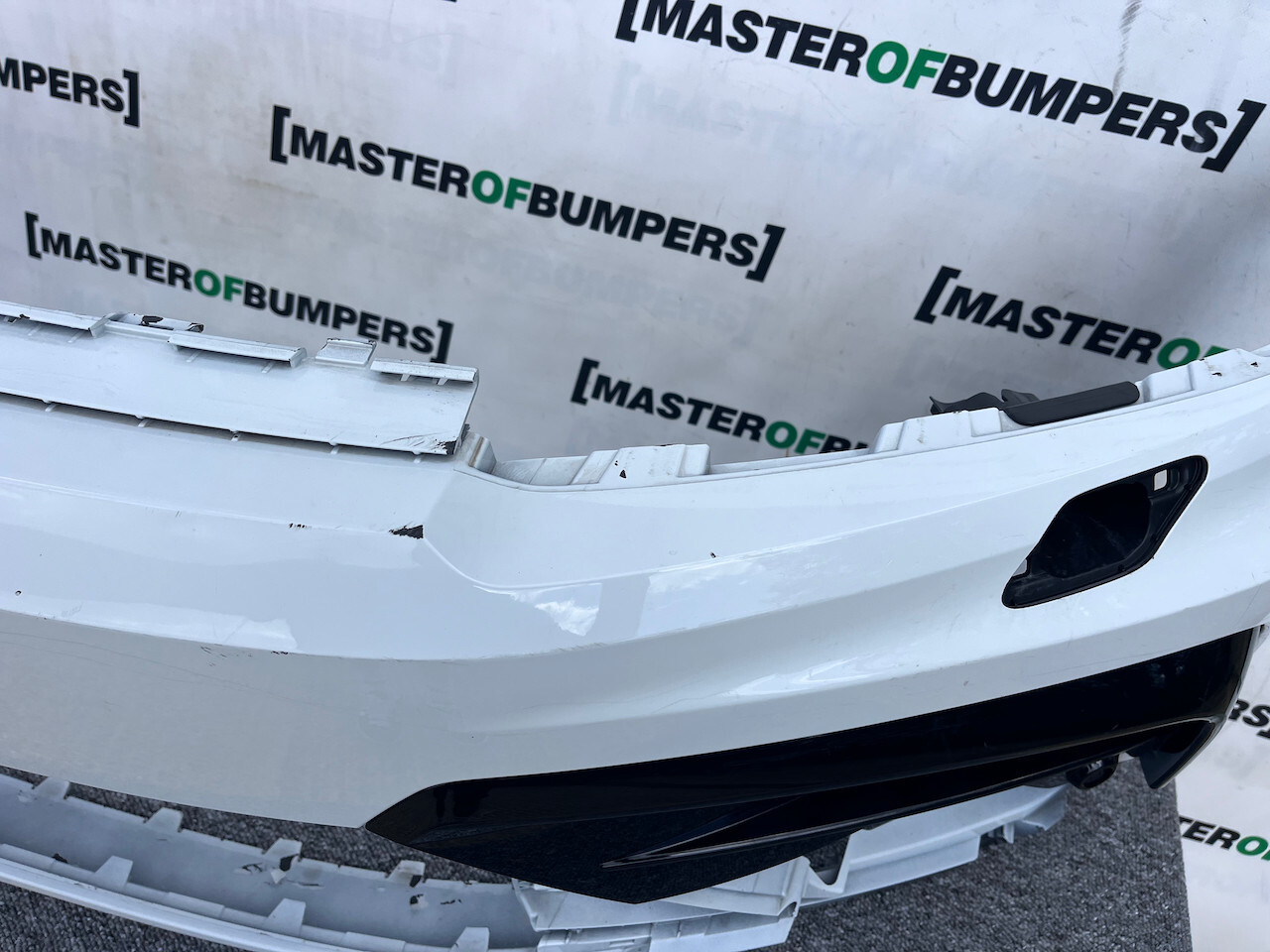 VW Tiguan R Line Mk2 Suv 2016-2019 Front Bumper 4 Pdc + Jets Genuine [v21]