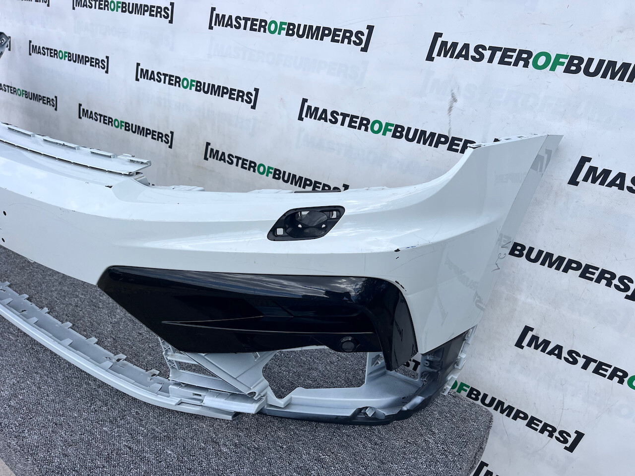 VW Tiguan R Line Mk2 Suv 2016-2019 Front Bumper 4 Pdc + Jets Genuine [v21]
