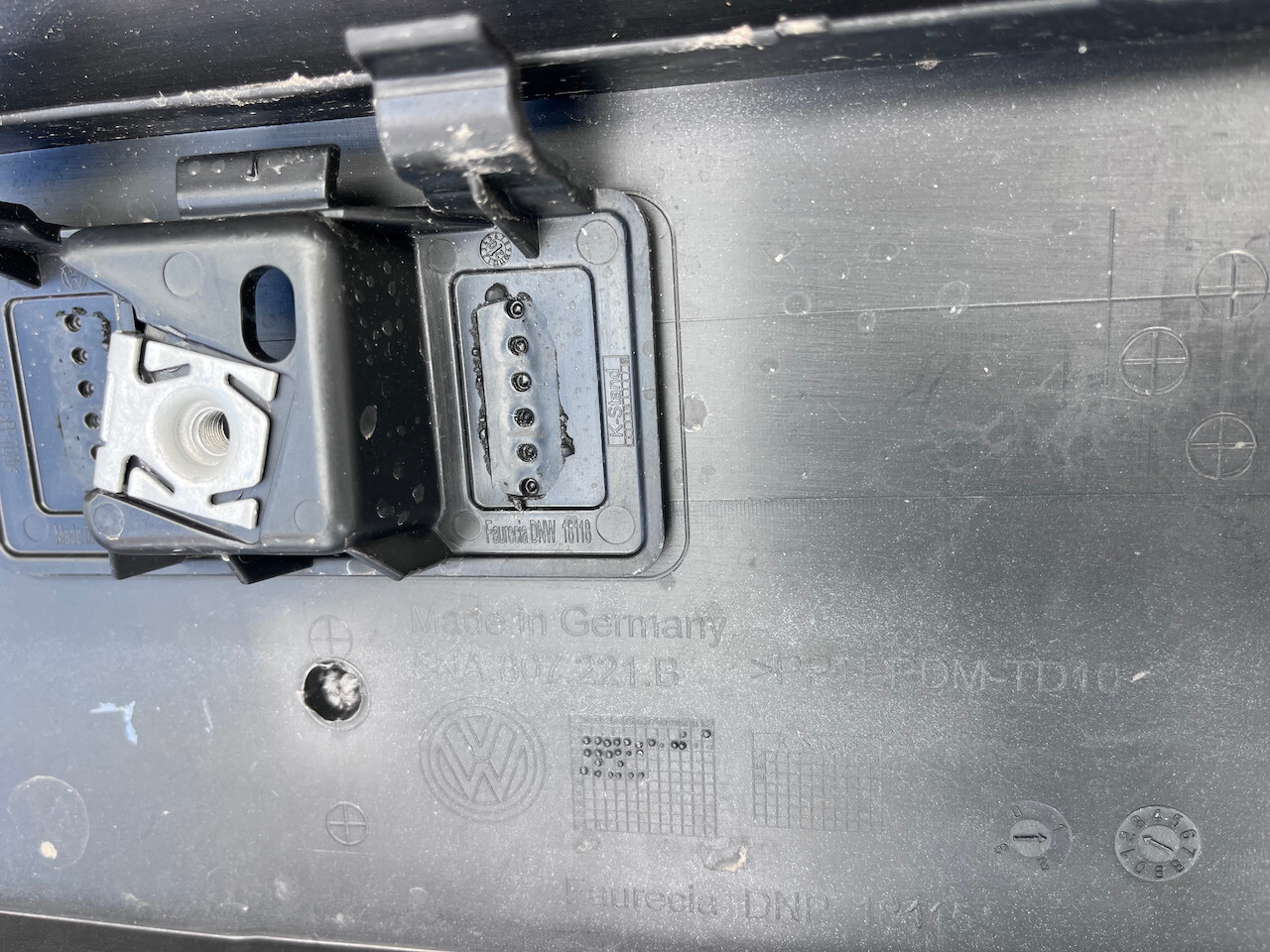 VW Tiguan R Line Mk2 Suv 2016-2019 Front Bumper 6 Pdc No Jets Genuine [v230]