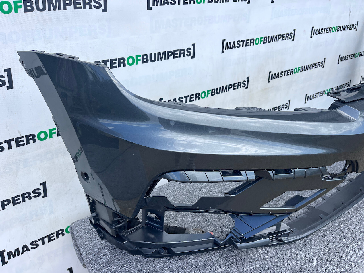 VW Tiguan R Line Mk2 Suv 2016-2019 Front Bumper 6 Pdc No Jets Genuine [v230]