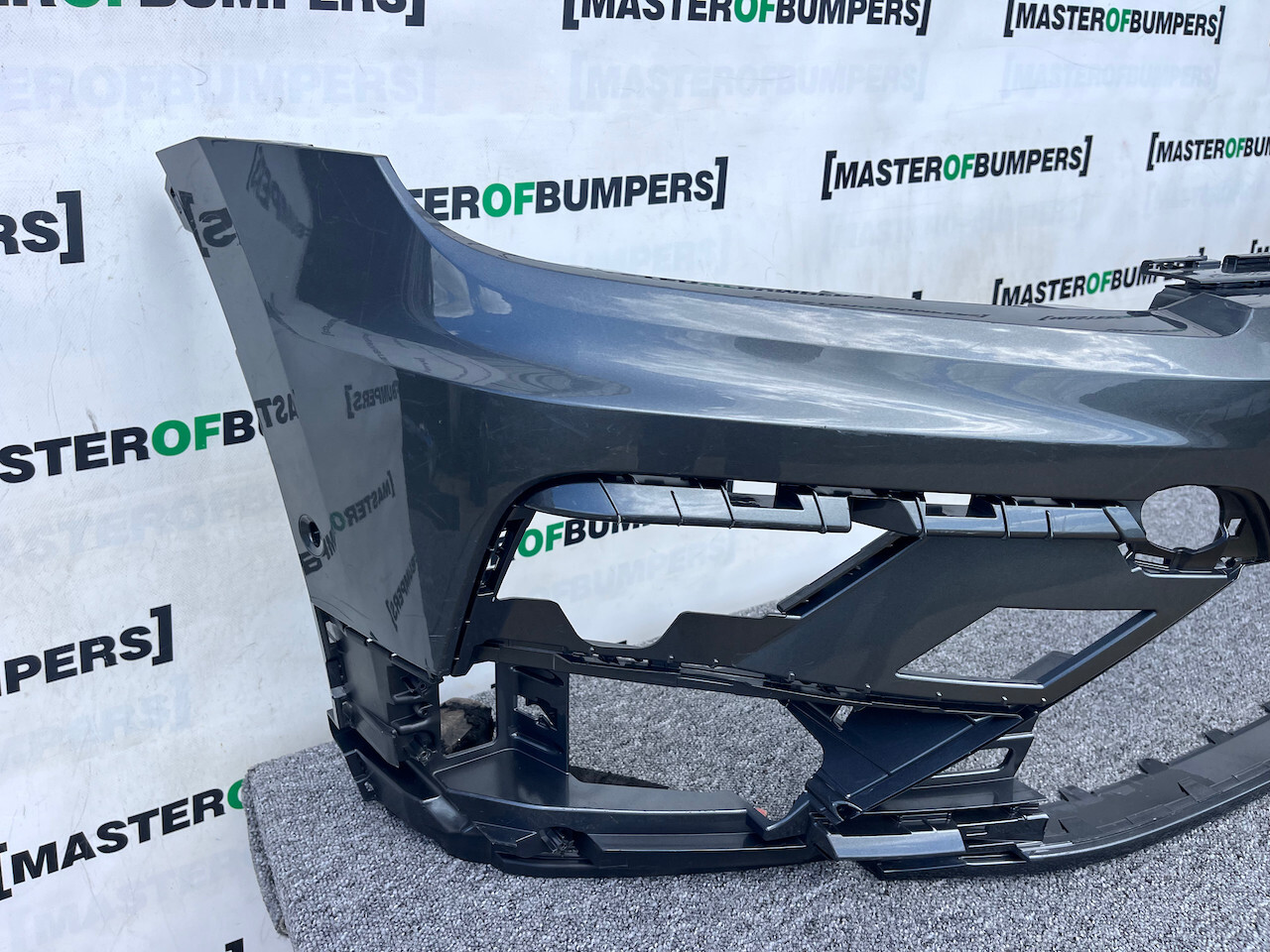 VW Tiguan R Line Mk2 Suv 2016-2019 Front Bumper 6 Pdc No Jets Genuine [v230]