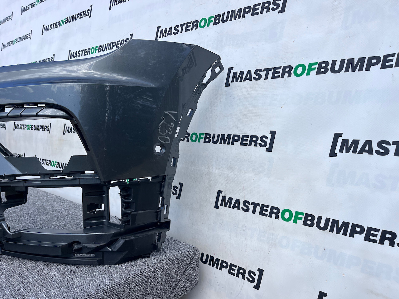 VW Tiguan R Line Mk2 Suv 2016-2019 Front Bumper 6 Pdc No Jets Genuine [v230]