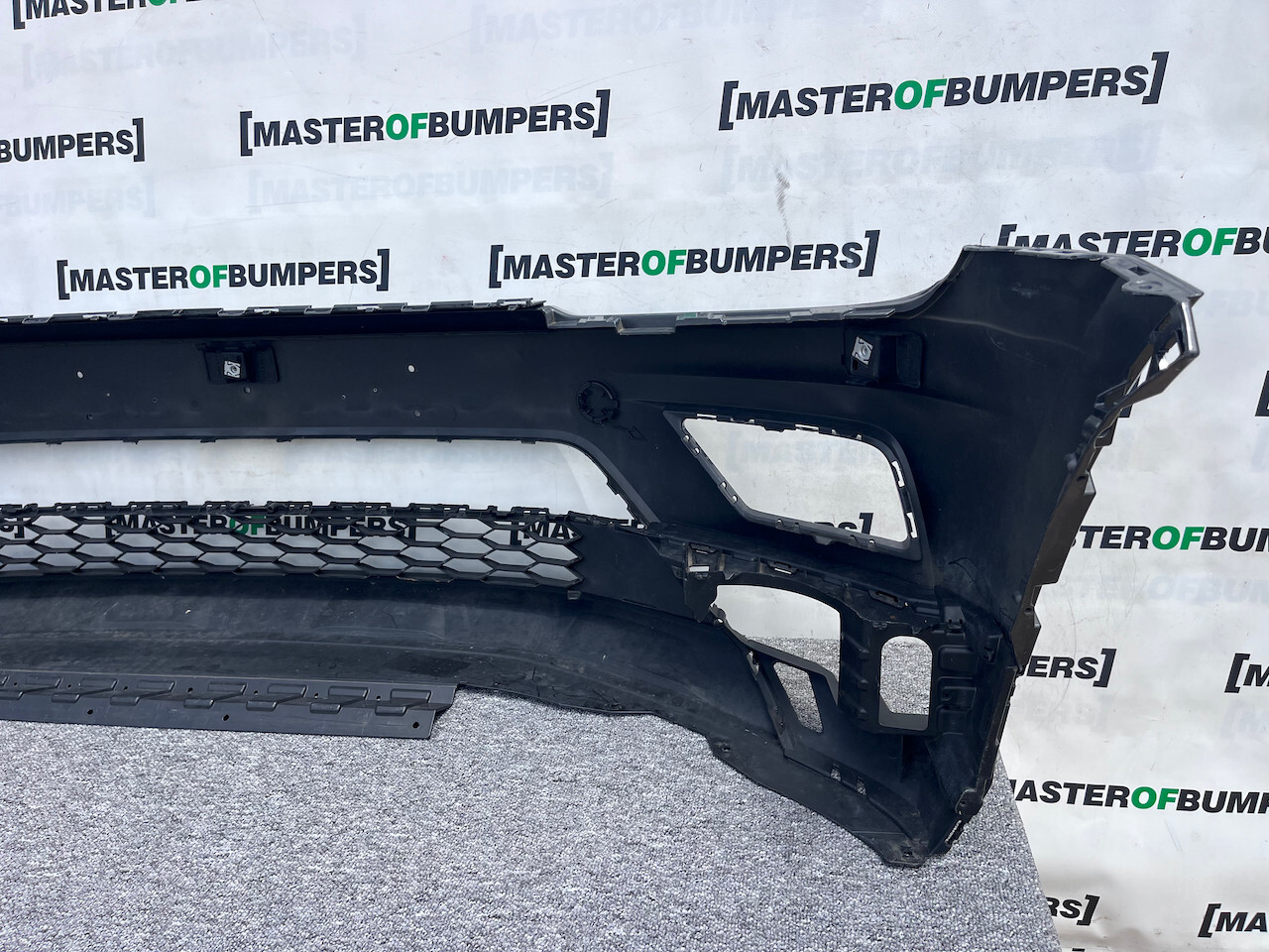 VW Tiguan Se Mk2 Suv 2016-2019 Front Bumper 4 Pdc No Jets Genuine [v799]