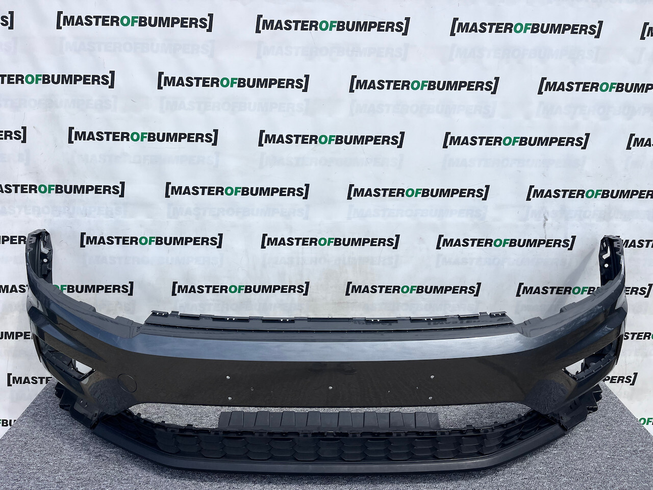 VW Tiguan Se Mk2 Suv 2016-2019 Front Bumper 4 Pdc No Jets Genuine [v799]