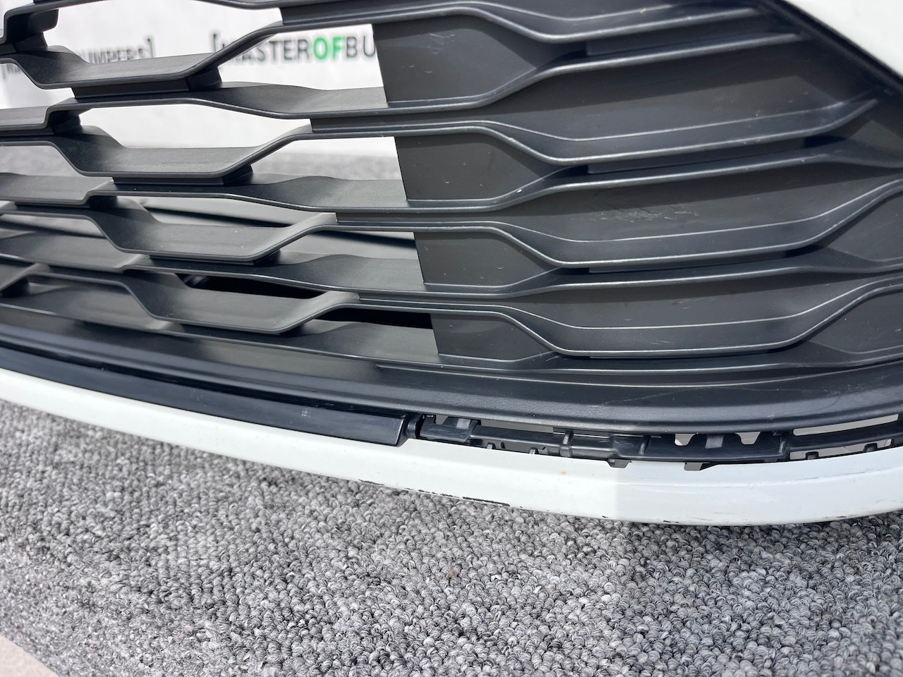 VW Golf R Line Mk7.5 Hatchba 2017-2019 Front Bumper 4 Pdc No Jets Genuine [v361]