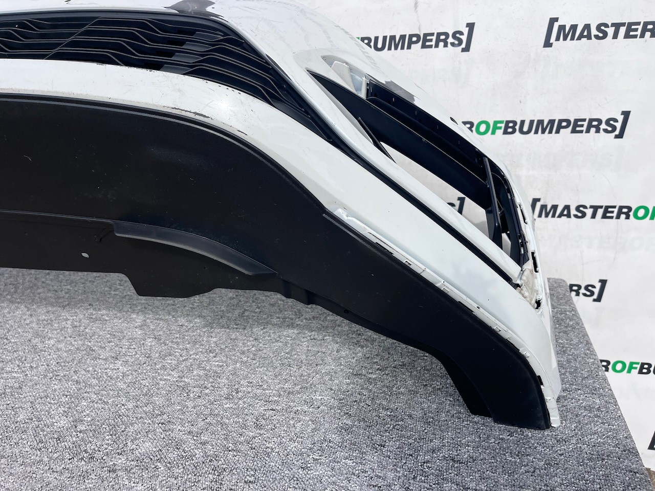 VW Golf R Line Mk7.5 Hatchba 2017-2019 Front Bumper 4 Pdc No Jets Genuine [v361]