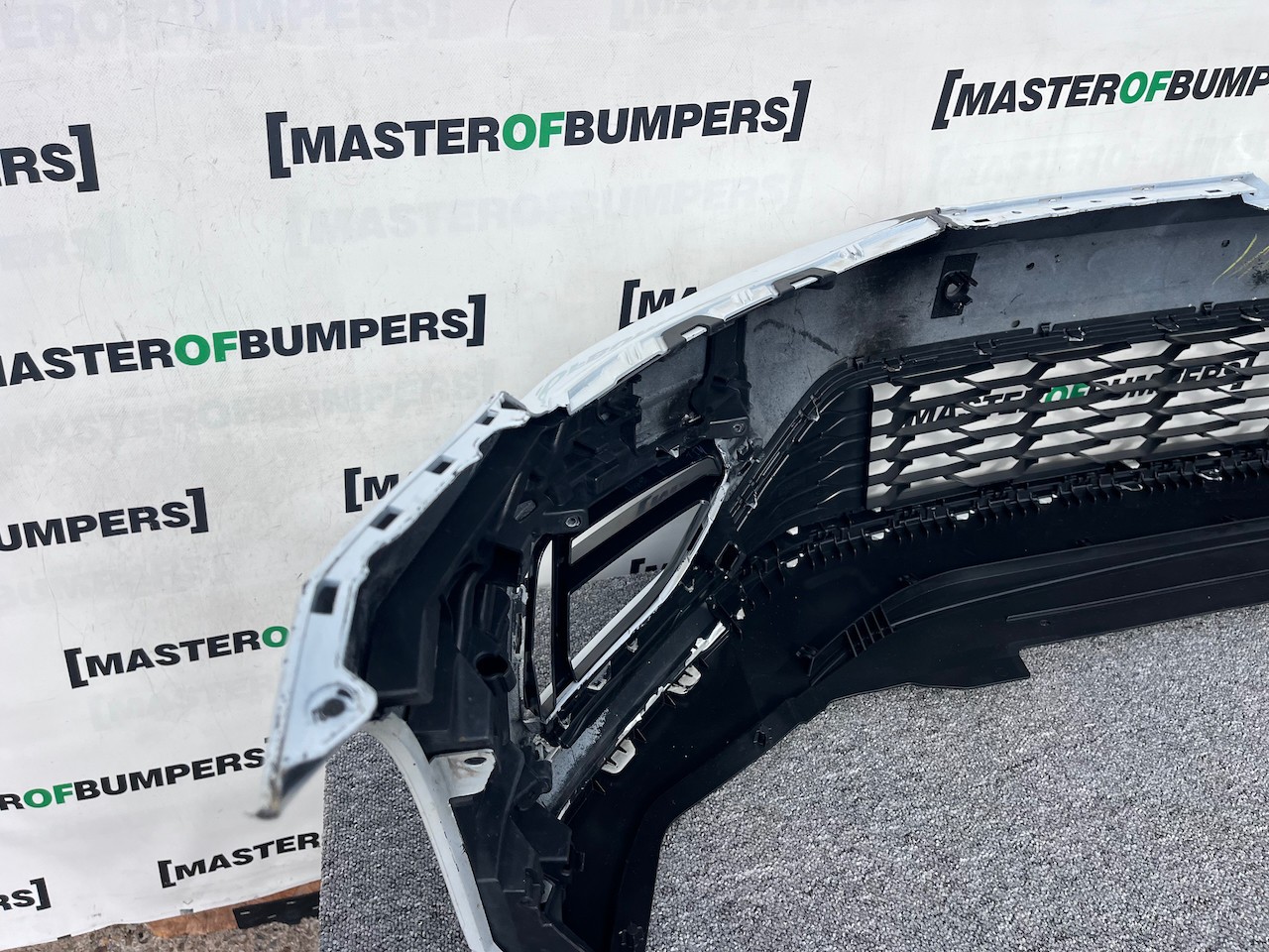 VW Golf R Line Mk7.5 Hatchba 2017-2019 Front Bumper 4 Pdc No Jets Genuine [v361]