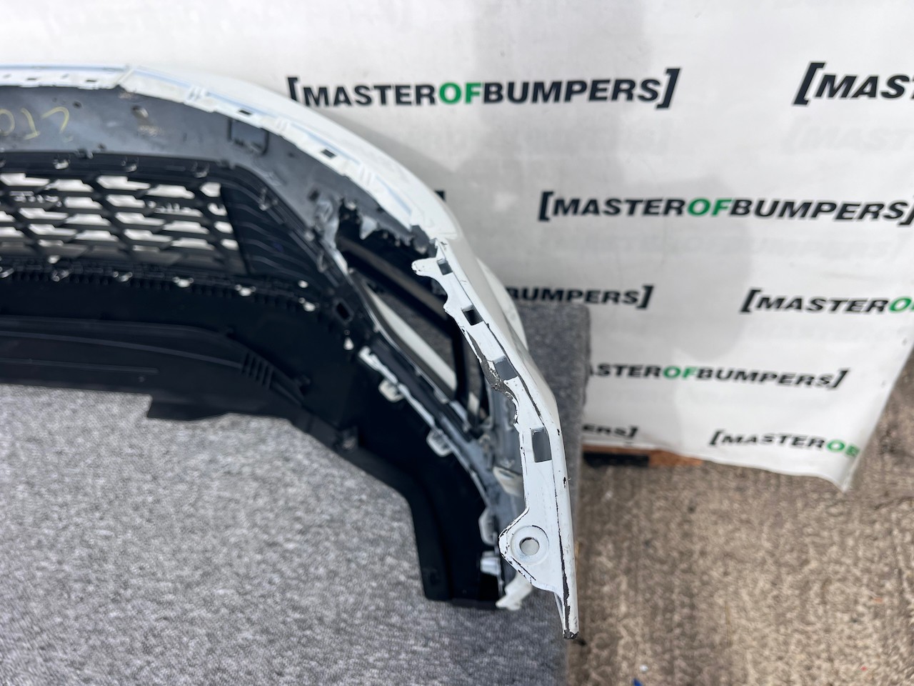 VW Golf R Line Mk7.5 Hatchba 2017-2019 Front Bumper 4 Pdc No Jets Genuine [v361]