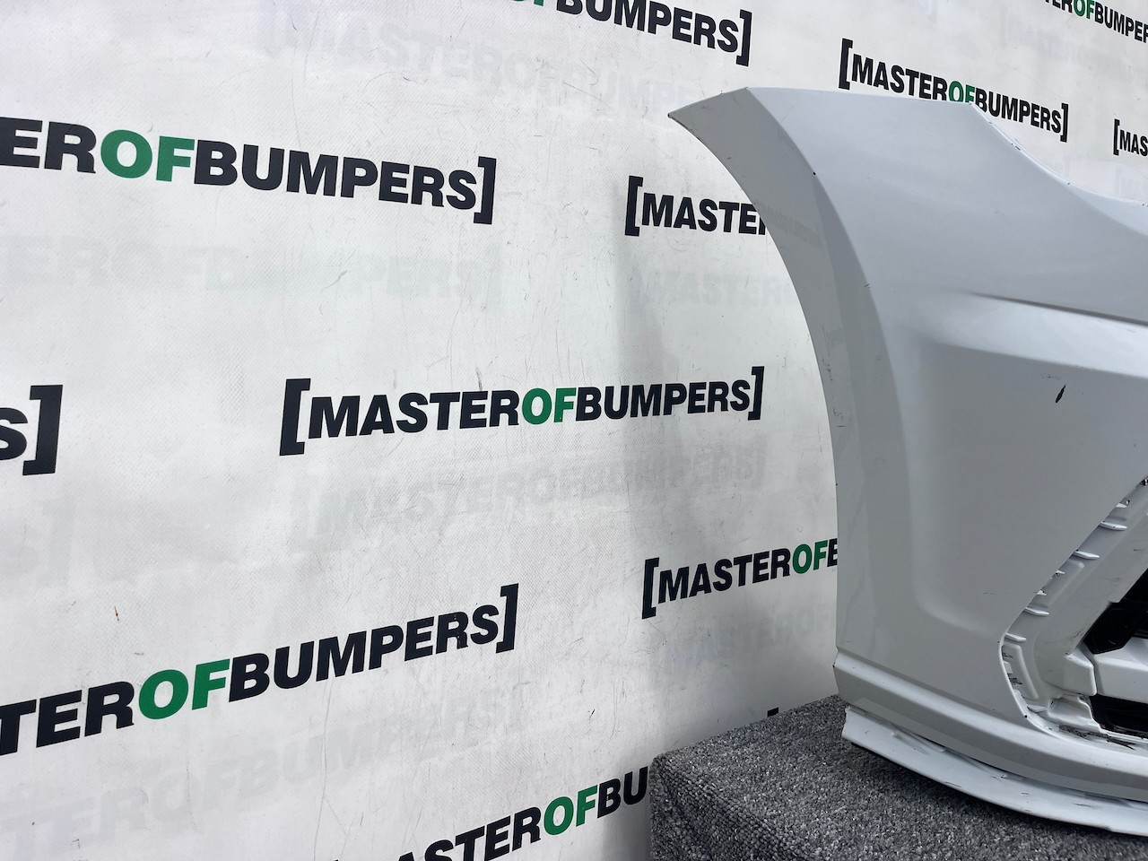 VW Golf R Line Mk7.5 Hatchba 2017-2019 Front Bumper 4 Pdc No Jets Genuine [v361]