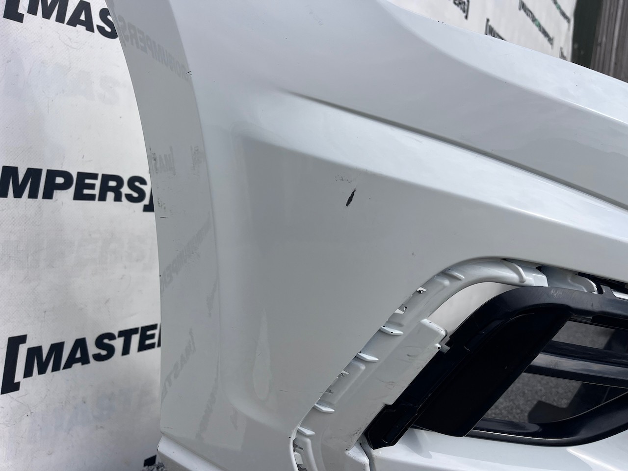 VW Golf R Line Mk7.5 Hatchba 2017-2019 Front Bumper 4 Pdc No Jets Genuine [v361]