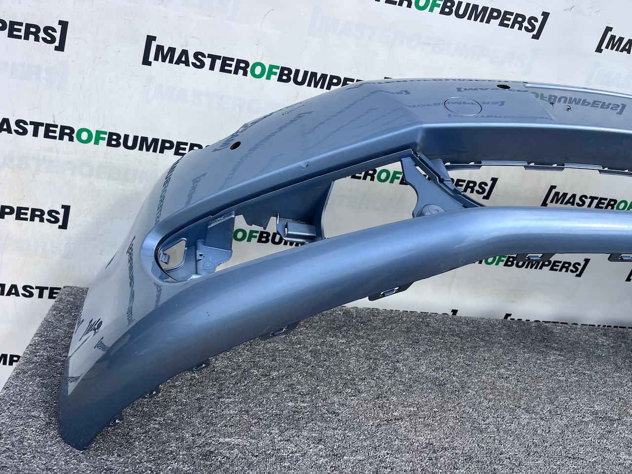 VW Golf Plus Se Mpv 2009-2013 Front Bumper 6 Pdc + Jet Genuine [v381]