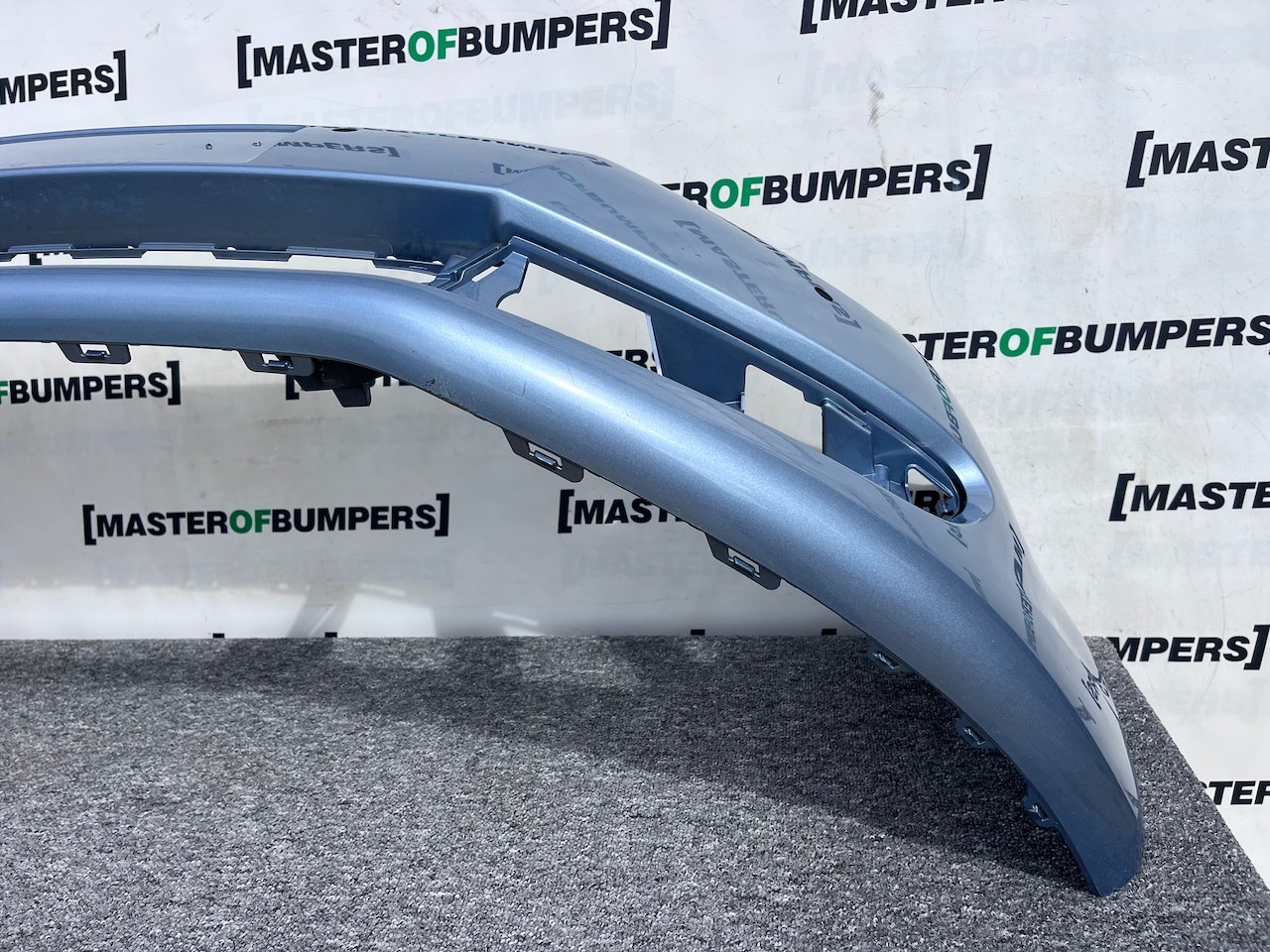 VW Golf Plus Se Mpv 2009-2013 Front Bumper 6 Pdc + Jet Genuine [v381]