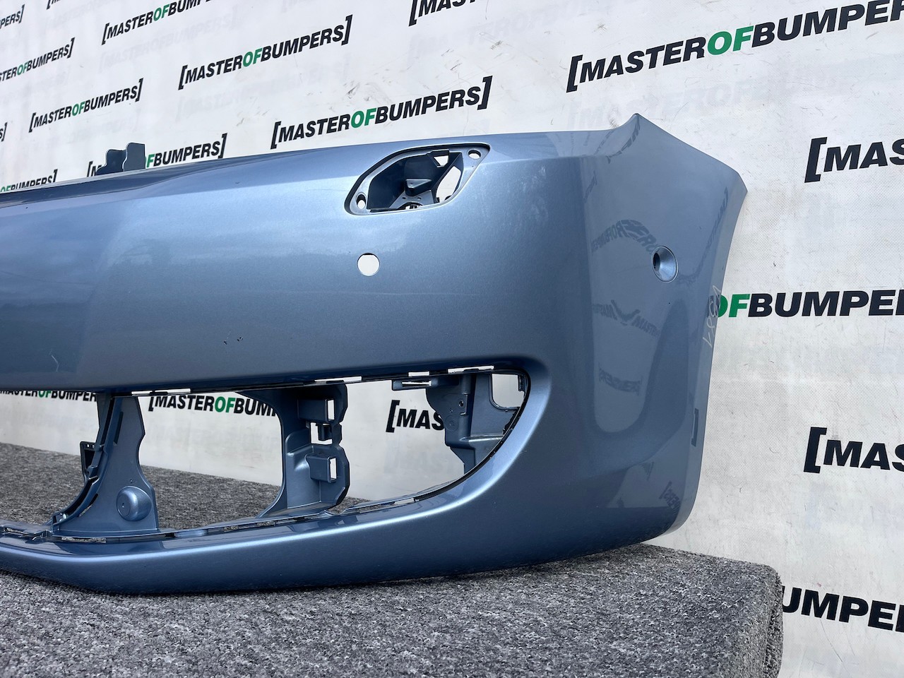 VW Golf Plus Se Mpv 2009-2013 Front Bumper 6 Pdc + Jet Genuine [v381]