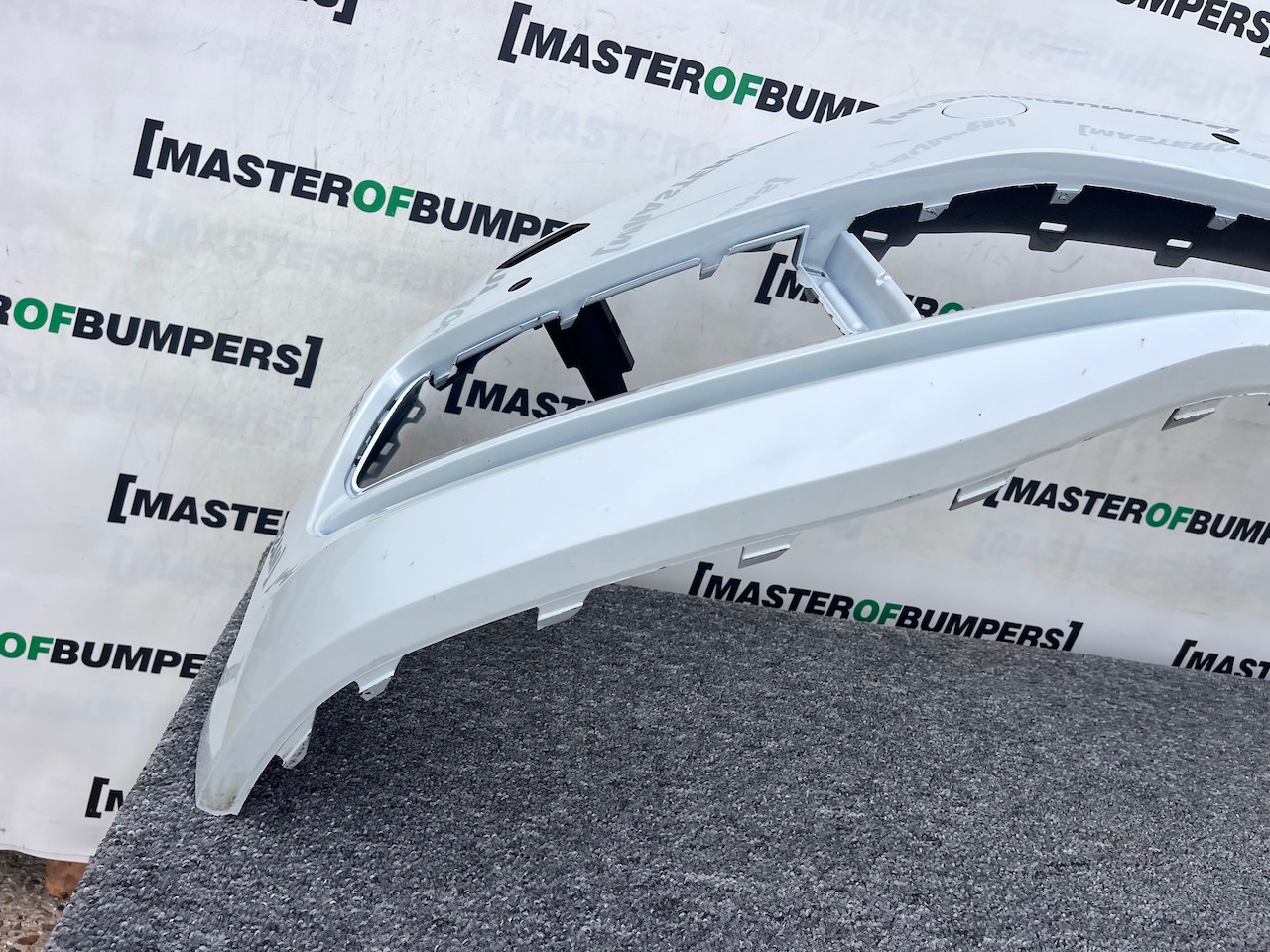 VW Touran Highline Sel Mk2 2015-2021 Front Bumper 4 Pdc + Jets Genuine [v379]