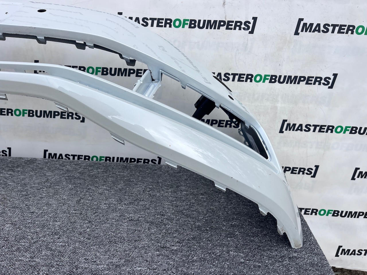 VW Touran Highline Sel Mk2 2015-2021 Front Bumper 4 Pdc + Jets Genuine [v379]