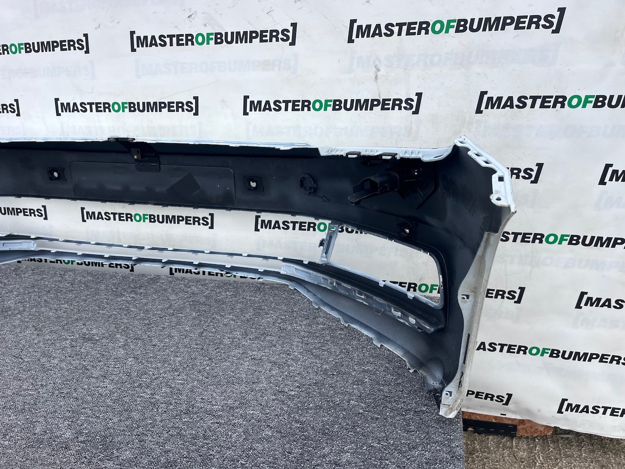 VW Touran Highline Sel Mk2 2015-2021 Front Bumper 4 Pdc + Jets Genuine [v379]