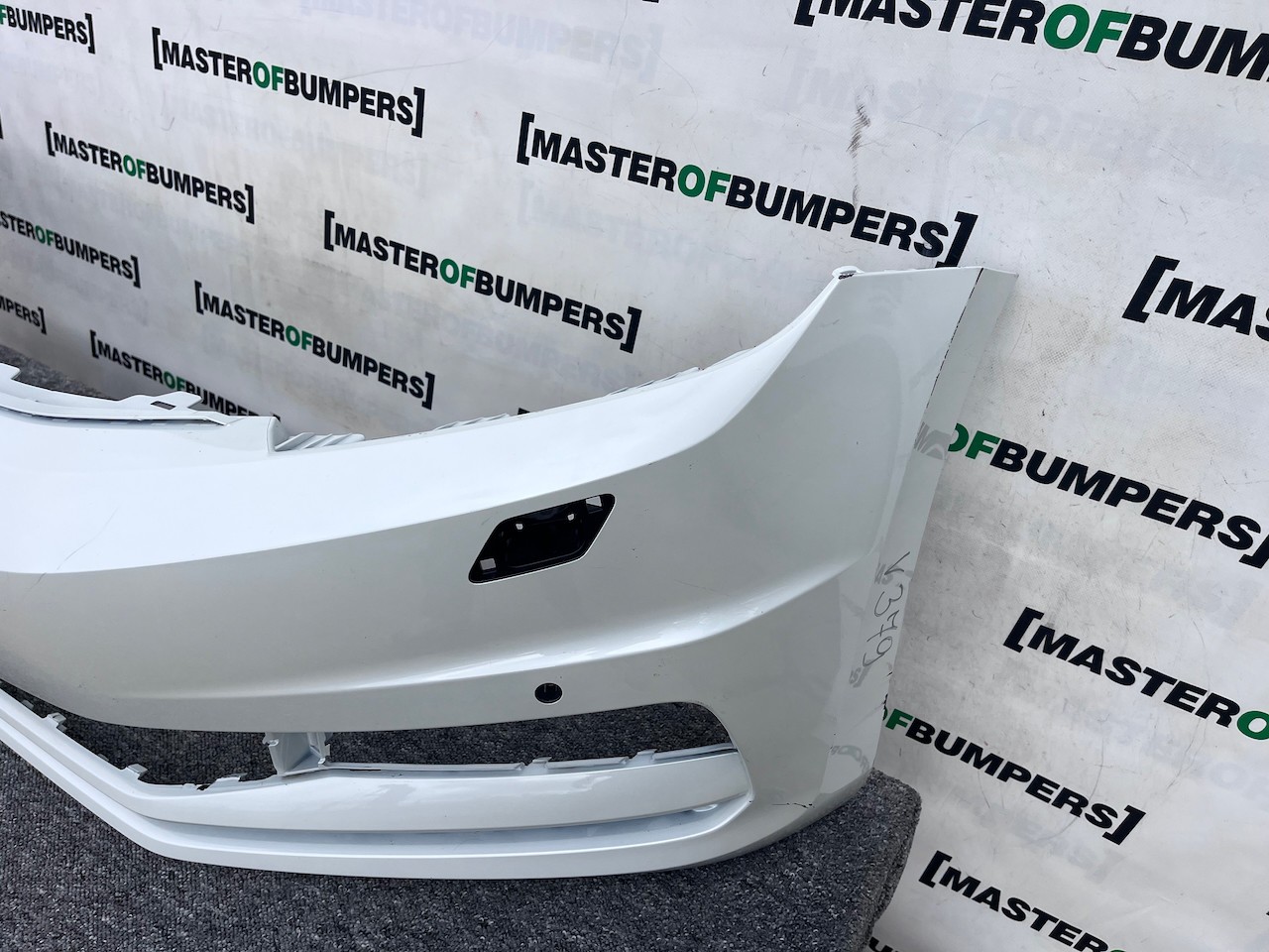 VW Touran Highline Sel Mk2 2015-2021 Front Bumper 4 Pdc + Jets Genuine [v379]