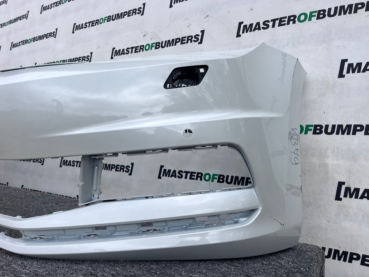 VW Touran Highline Sel Mk2 2015-2021 Front Bumper 4 Pdc + Jets Genuine [v379]