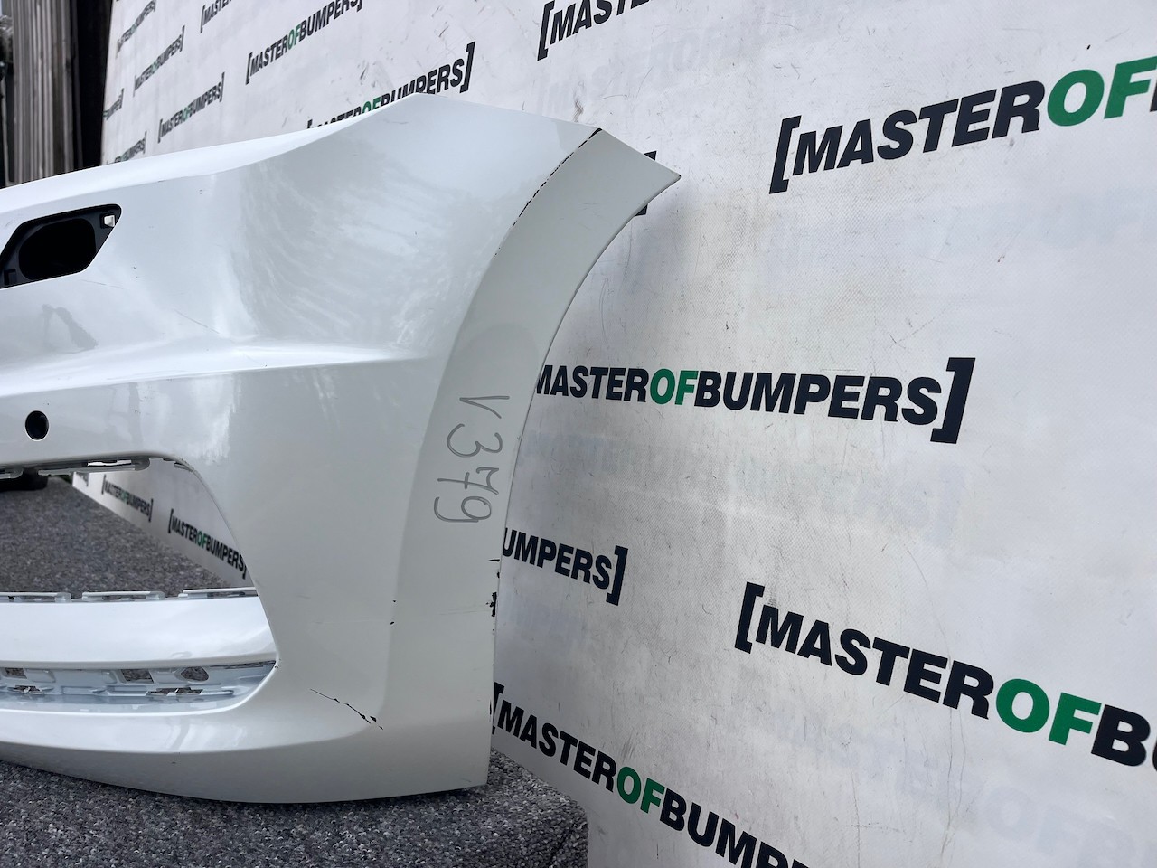 VW Touran Highline Sel Mk2 2015-2021 Front Bumper 4 Pdc + Jets Genuine [v379]