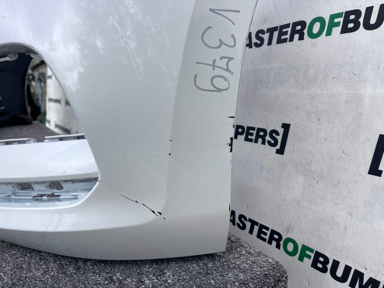 VW Touran Highline Sel Mk2 2015-2021 Front Bumper 4 Pdc + Jets Genuine [v379]