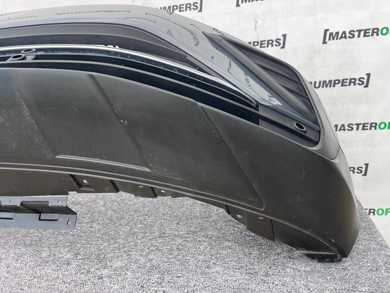 VW Tiguan Elegance Life Mk2 Lift 2021-2023 Front Bumper 4 Pdc Genuine [v369]