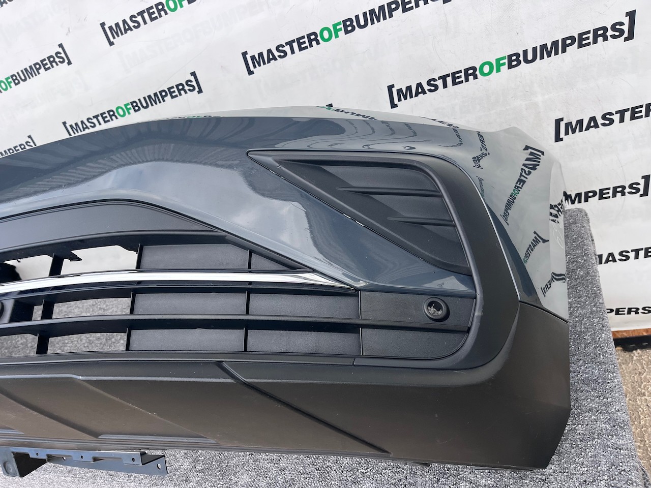 VW Tiguan Elegance Life Mk2 Lift 2021-2023 Front Bumper 4 Pdc Genuine [v369]