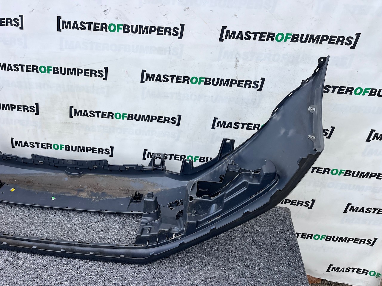 VW Polo Se Bluemotion 6c 2014-2017 Front Bumper 4 Pdc No Jets Genuine [v383]