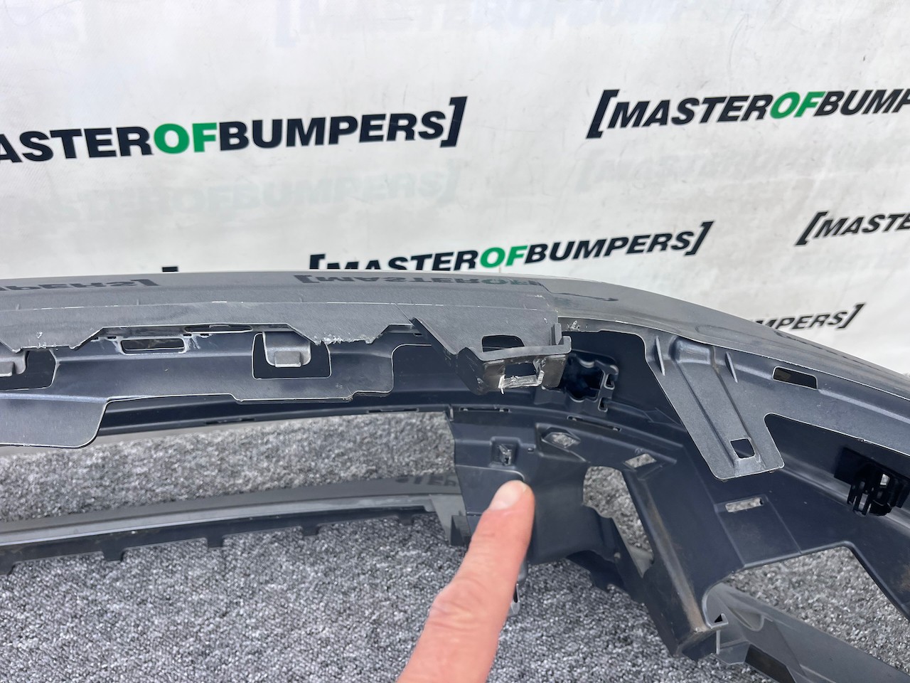 VW Polo Se Bluemotion 6c 2014-2017 Front Bumper 4 Pdc No Jets Genuine [v383]