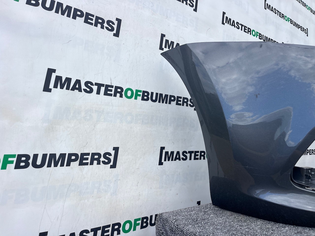 VW Polo Se Bluemotion 6c 2014-2017 Front Bumper 4 Pdc No Jets Genuine [v383]