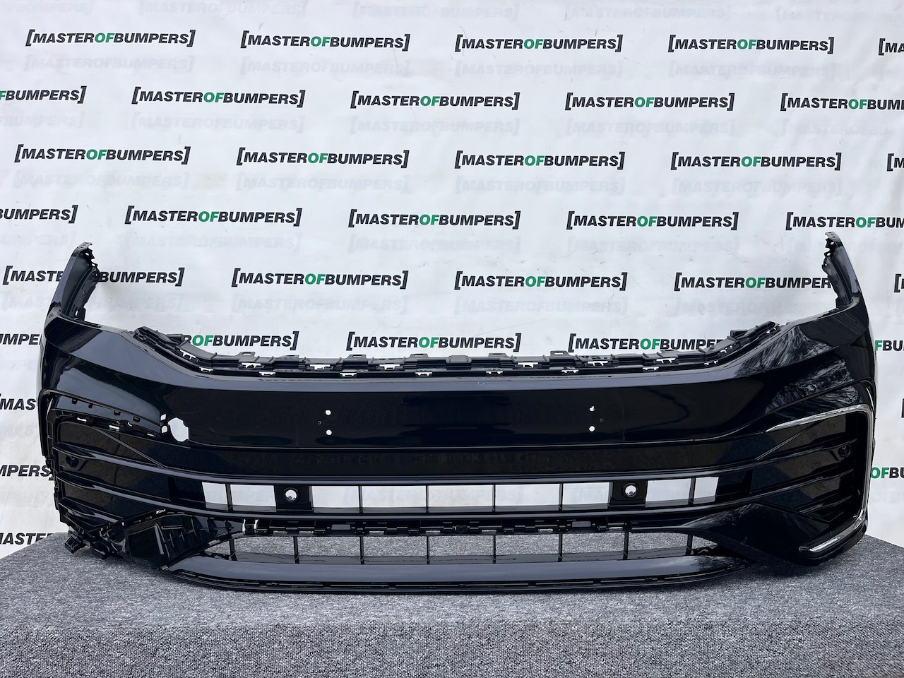VW Tiguan R Line Mk2 Lift Suv 2021-2023 Front Bumper 6 Pdc Genuine [v395]