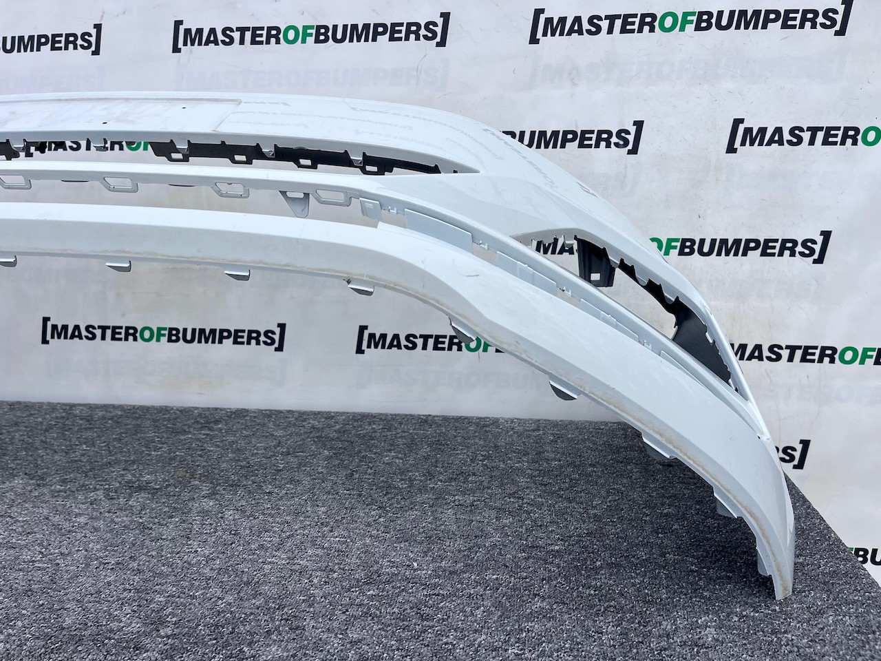 VW Polo Bluemotion Hatchback 2017-2021 Front Bumper No Pdc Genuine [v418]