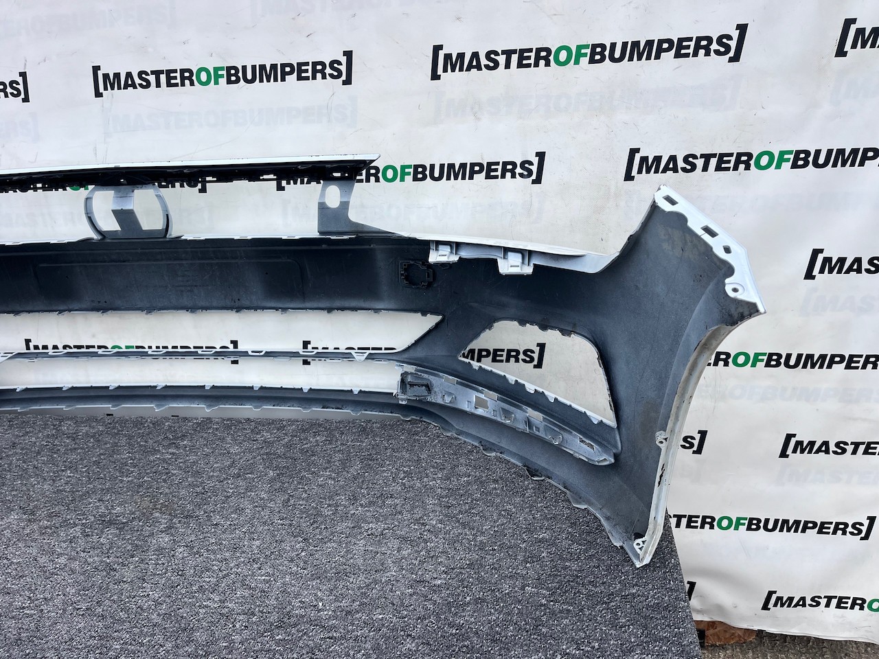 VW Polo Bluemotion Hatchback 2017-2021 Front Bumper No Pdc Genuine [v418]