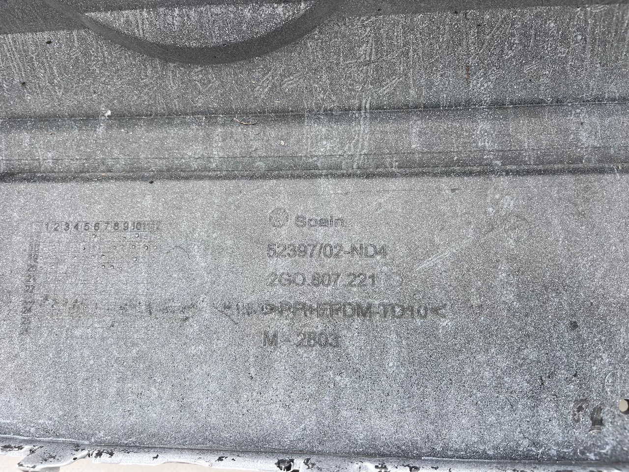 VW Polo Bluemotion Hatchback 2017-2021 Front Bumper No Pdc Genuine [v418]