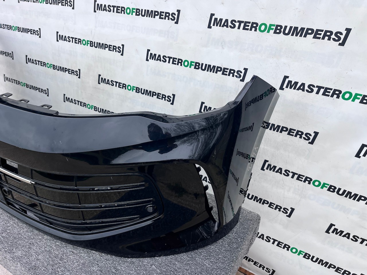 VW Tiguan Style Life Match Mk3 Estate 2024-on Front Bumper 4 Pdc Genuine [v423]