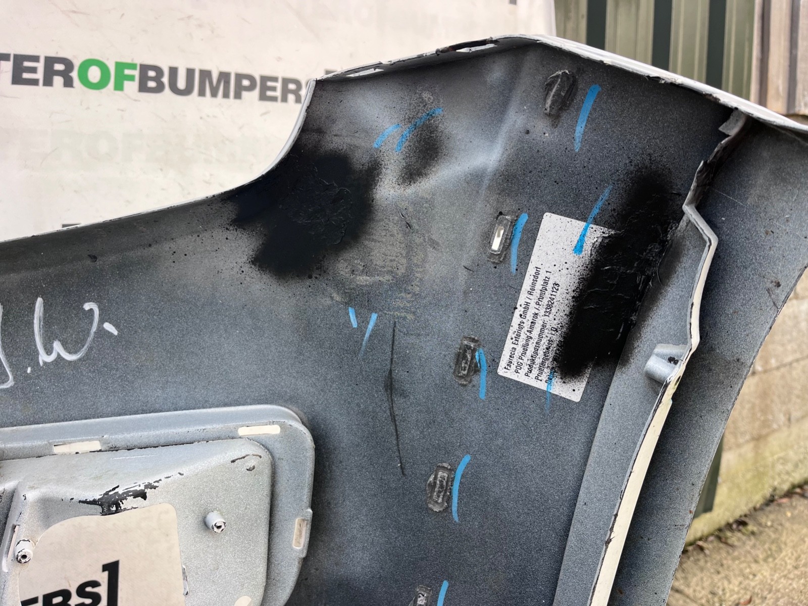 VW Amarok Mk1 Pre-facelift 2010-2015 Front Bumper 4 Pdc Genuine [v459]